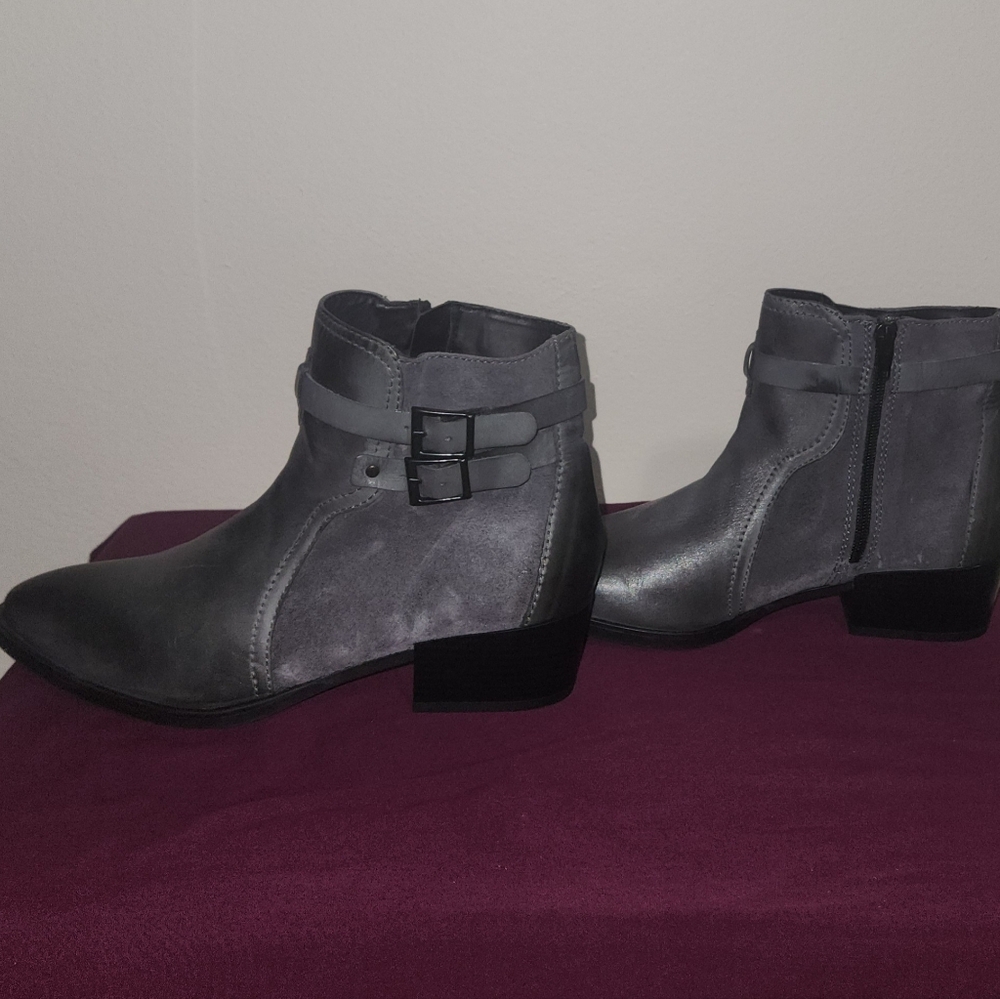 Grey Leather/Suede Ankle Boots By Catherine Malandrino Size 8.5